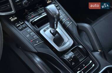 Внедорожник / Кроссовер Porsche Cayenne 2014 в 