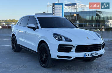 Внедорожник / Кроссовер Porsche Cayenne 2018 в 