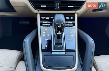 Внедорожник / Кроссовер Porsche Cayenne 2018 в 
