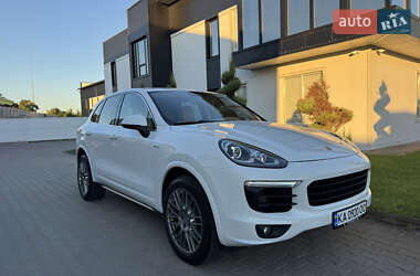 Внедорожник / Кроссовер Porsche Cayenne 2015 в Киеве