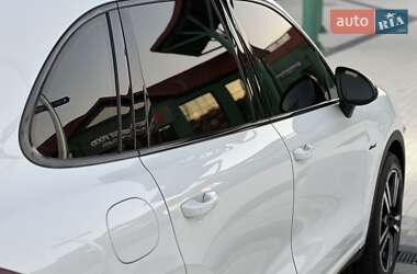 Внедорожник / Кроссовер Porsche Cayenne 2012 в 