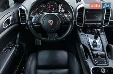 Внедорожник / Кроссовер Porsche Cayenne 2012 в 