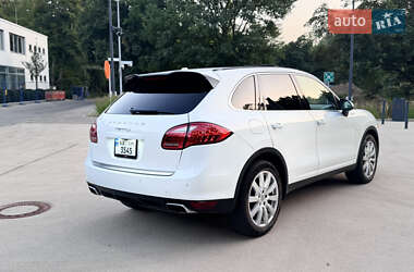 Внедорожник / Кроссовер Porsche Cayenne 2014 в 