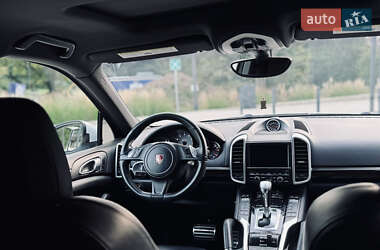 Внедорожник / Кроссовер Porsche Cayenne 2014 в 