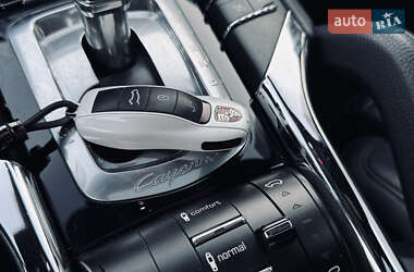 Внедорожник / Кроссовер Porsche Cayenne 2014 в 