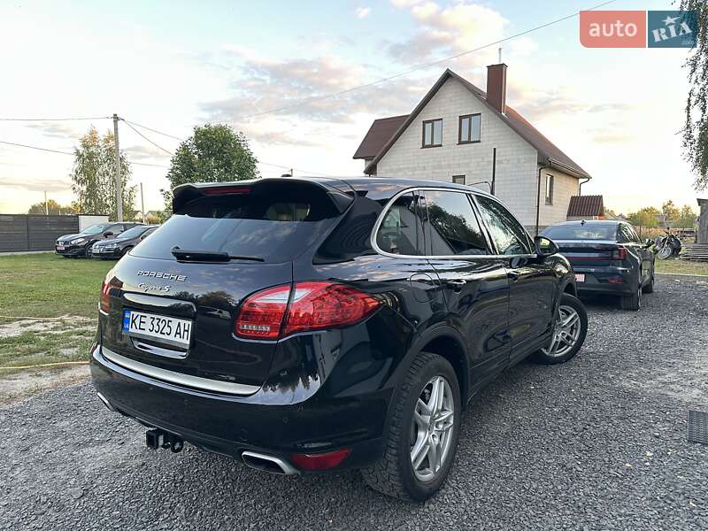 Позашляховик / Кросовер Porsche Cayenne 2011 в Любешові