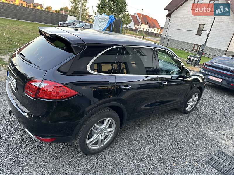 Позашляховик / Кросовер Porsche Cayenne 2011 в Любешові