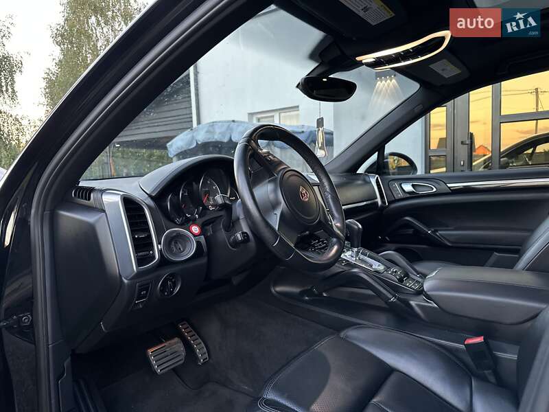 Позашляховик / Кросовер Porsche Cayenne 2011 в Любешові