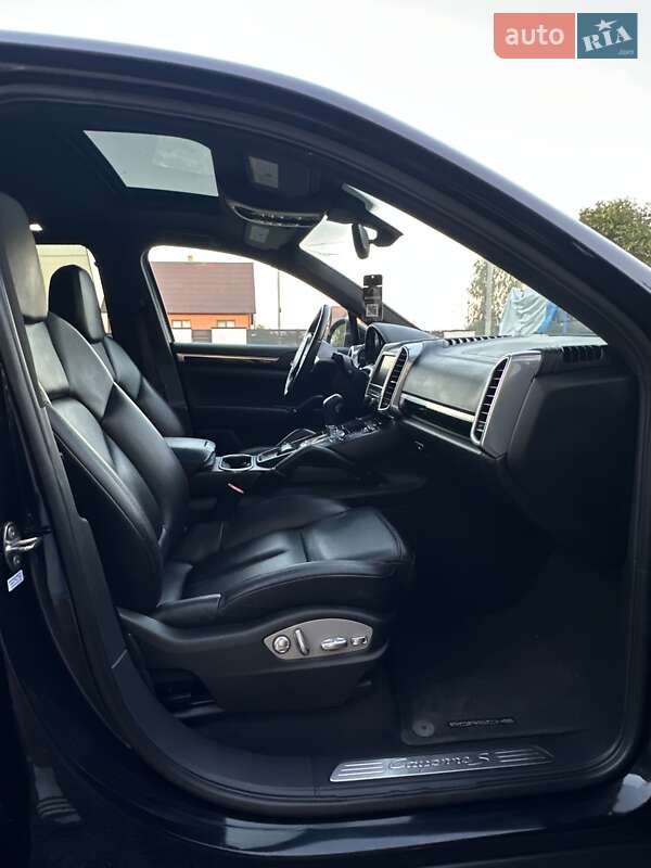 Позашляховик / Кросовер Porsche Cayenne 2011 в Любешові