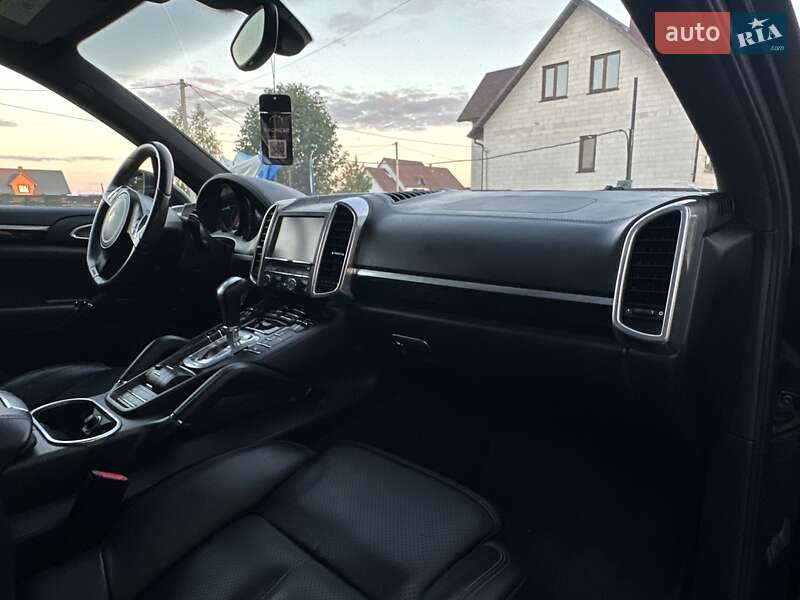 Позашляховик / Кросовер Porsche Cayenne 2011 в Любешові