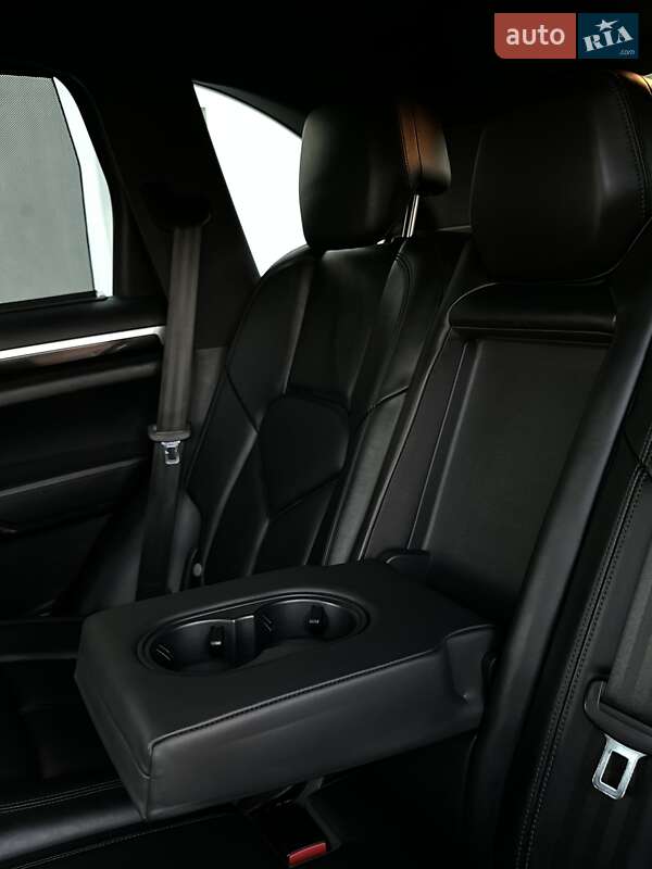 Позашляховик / Кросовер Porsche Cayenne 2011 в Любешові