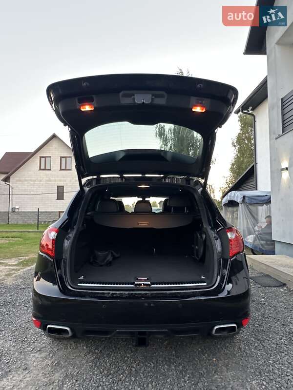 Позашляховик / Кросовер Porsche Cayenne 2011 в Любешові