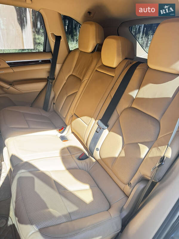 Внедорожник / Кроссовер Porsche Cayenne 2011 в Чернигове