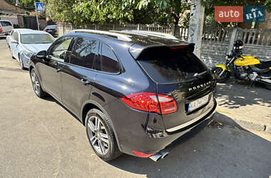 Внедорожник / Кроссовер Porsche Cayenne 2010 в 