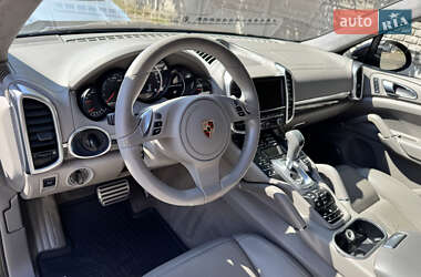 Внедорожник / Кроссовер Porsche Cayenne 2010 в 