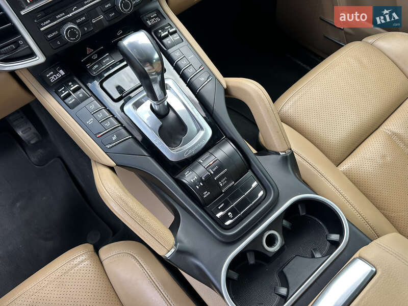 Позашляховик / Кросовер Porsche Cayenne 2016 в Києві