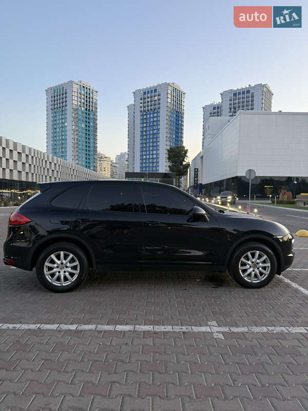 Позашляховик / Кросовер Porsche Cayenne 2012 в Одесі