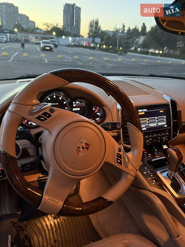 Позашляховик / Кросовер Porsche Cayenne 2012 в Одесі