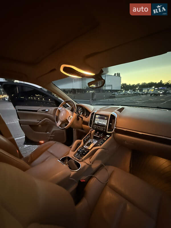 Позашляховик / Кросовер Porsche Cayenne 2012 в Одесі