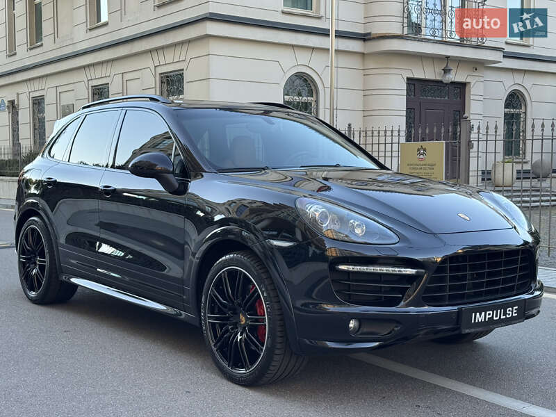 Позашляховик / Кросовер Porsche Cayenne 2012 в Києві