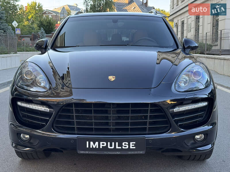 Позашляховик / Кросовер Porsche Cayenne 2012 в Києві