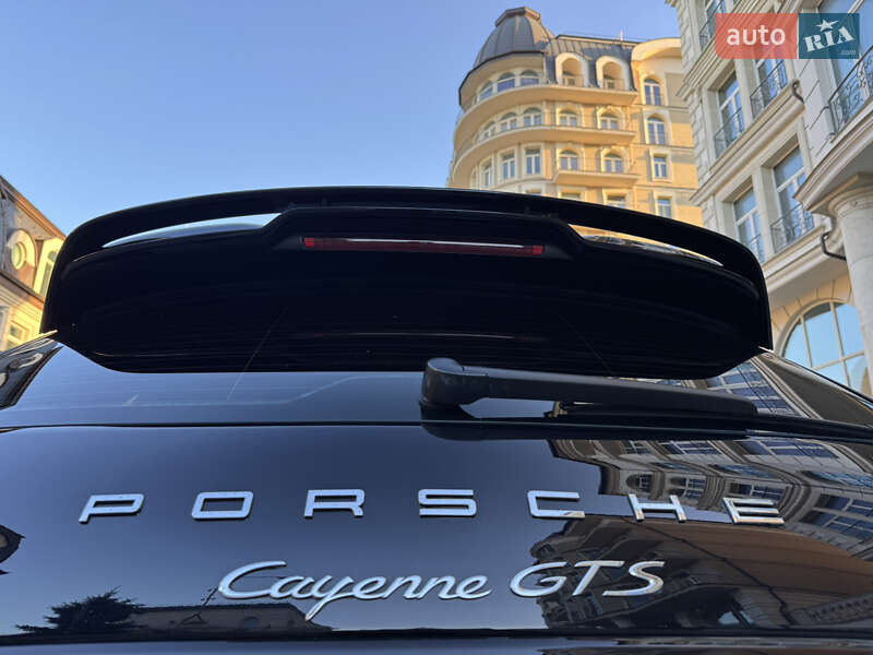 Позашляховик / Кросовер Porsche Cayenne 2012 в Києві