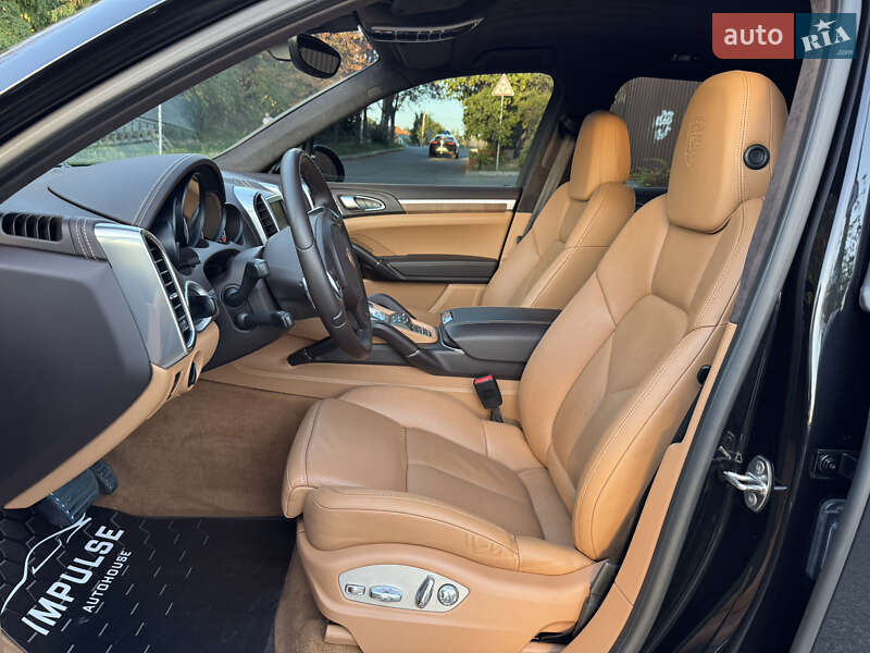 Позашляховик / Кросовер Porsche Cayenne 2012 в Києві