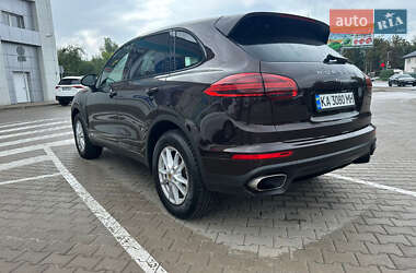 Внедорожник / Кроссовер Porsche Cayenne 2015 в 