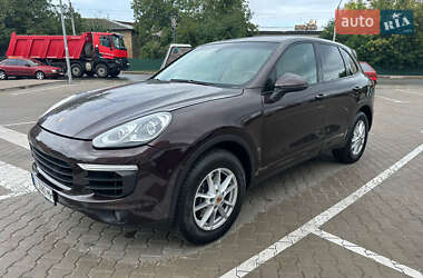 Внедорожник / Кроссовер Porsche Cayenne 2015 в 