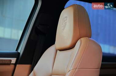 Внедорожник / Кроссовер Porsche Cayenne 2016 в 