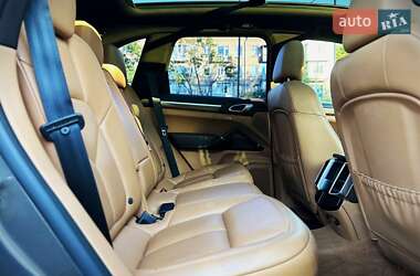 Внедорожник / Кроссовер Porsche Cayenne 2016 в 