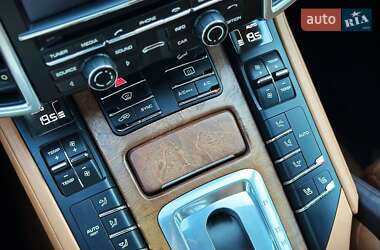 Внедорожник / Кроссовер Porsche Cayenne 2016 в 