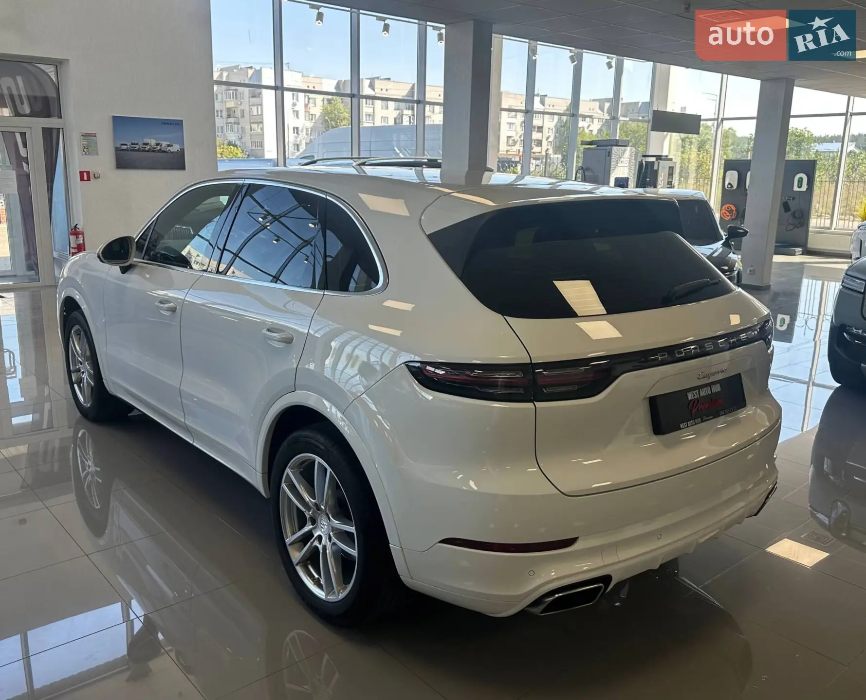 2022 Porsche Cayenne - мініатюра 5