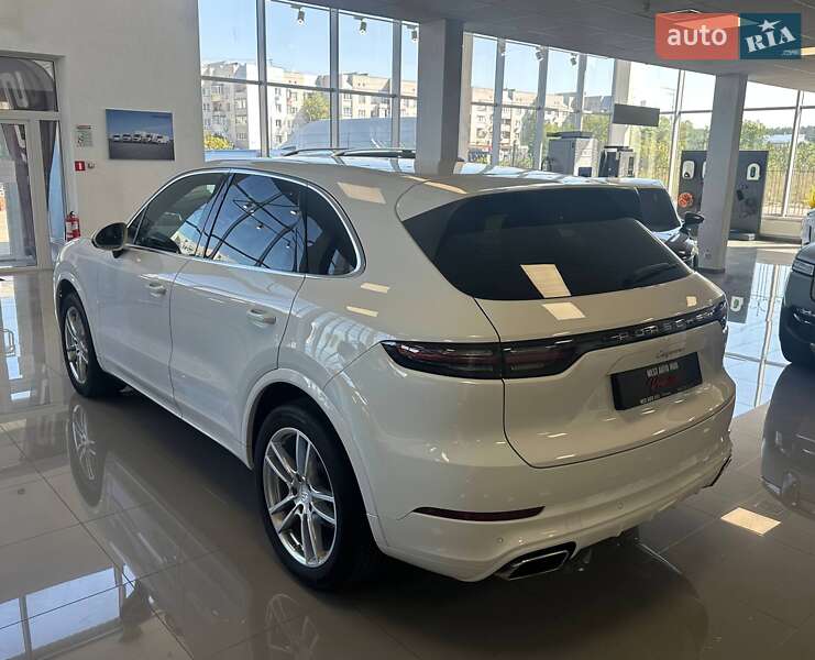 Внедорожник / Кроссовер Porsche Cayenne 2022 в Киеве