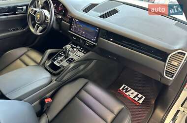 Позашляховик / Кросовер Porsche Cayenne 2022 в 