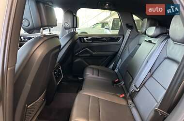 Позашляховик / Кросовер Porsche Cayenne 2022 в 