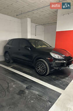 Внедорожник / Кроссовер Porsche Cayenne 2013 в Ужгороде
