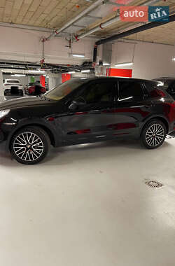 Внедорожник / Кроссовер Porsche Cayenne 2013 в 