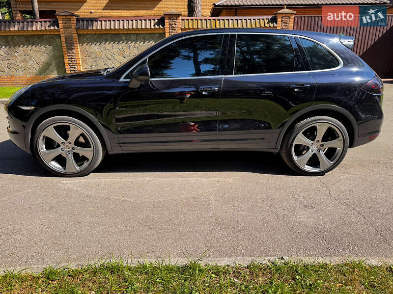 Внедорожник / Кроссовер Porsche Cayenne 2011 в Чернигове