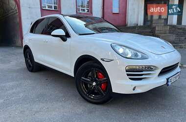 Позашляховик / Кросовер Porsche Cayenne 2012 в 