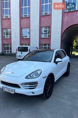 Позашляховик / Кросовер Porsche Cayenne 2012 в 