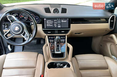 Внедорожник / Кроссовер Porsche Cayenne 2019 в 