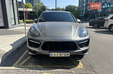 Позашляховик / Кросовер Porsche Cayenne 2012 в 