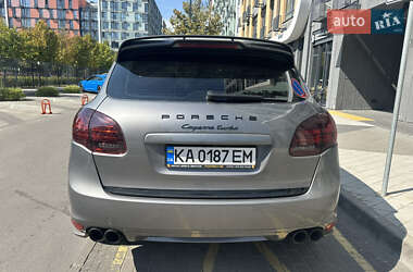 Позашляховик / Кросовер Porsche Cayenne 2012 в 