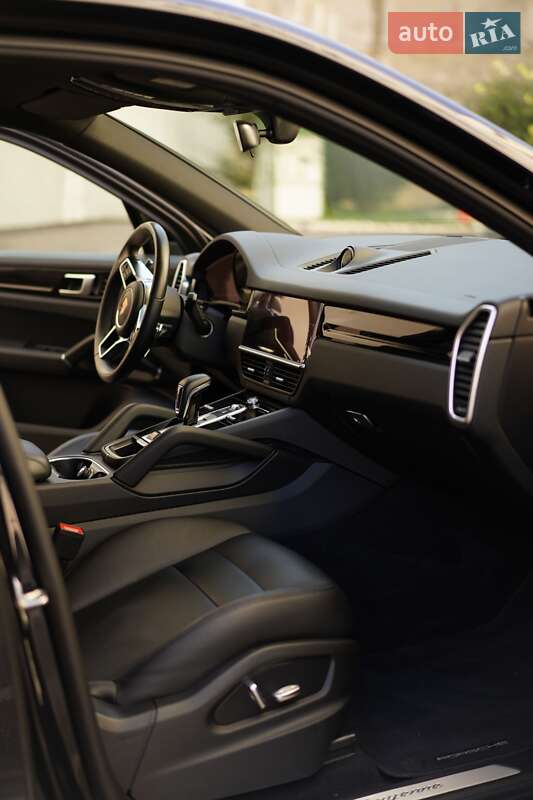 Позашляховик / Кросовер Porsche Cayenne 2018 в Києві