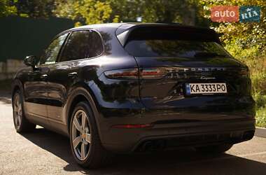 Внедорожник / Кроссовер Porsche Cayenne 2018 в 