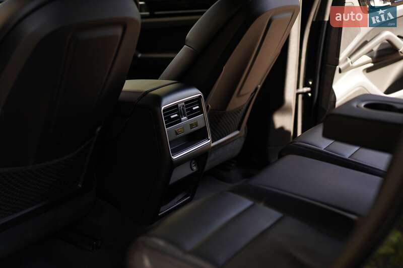 Позашляховик / Кросовер Porsche Cayenne 2018 в Києві