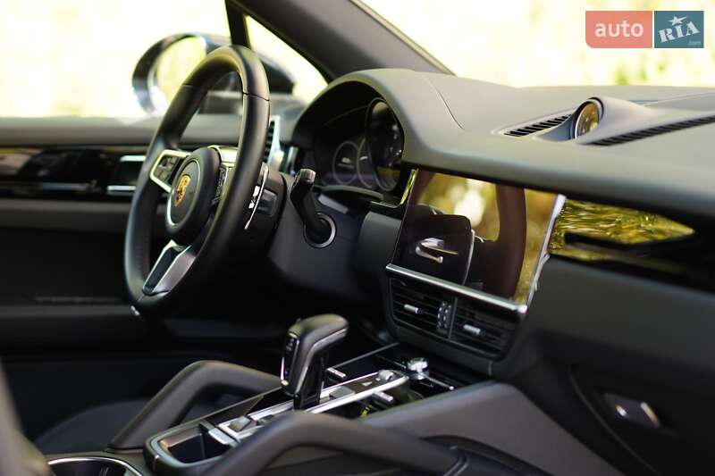 Позашляховик / Кросовер Porsche Cayenne 2018 в Києві