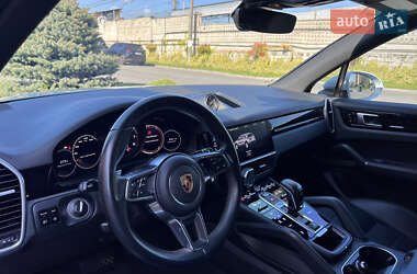 Внедорожник / Кроссовер Porsche Cayenne 2019 в 