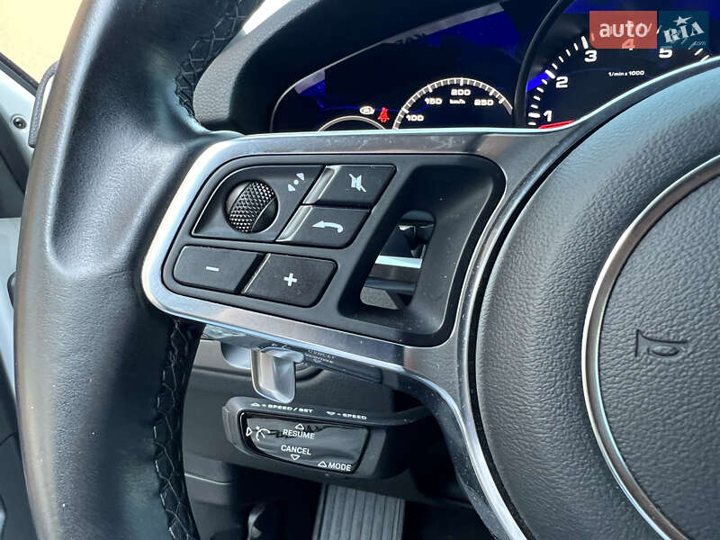 Внедорожник / Кроссовер Porsche Cayenne 2019 в Днепре